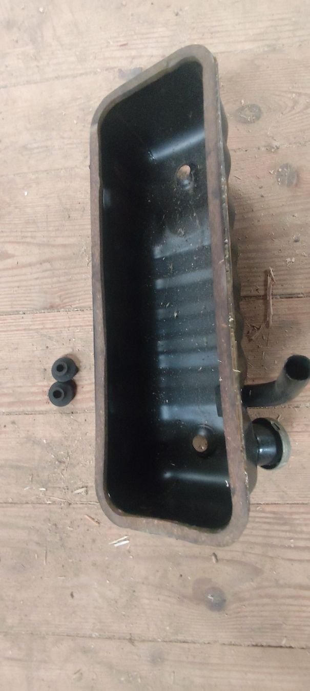 Autres accessoires p. véhicule: Perkinsmotor , Ventildeckel – D'occasion à Dürrenroth par reikien 1