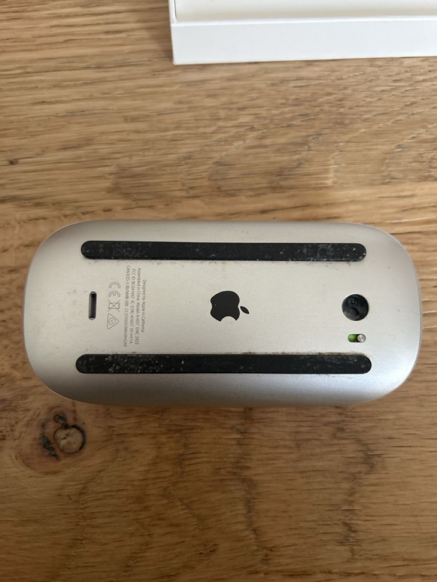 Apple Mouse: Magic Mouse, Apple Bluetooth Wireless Mouse, White – Usato da Basel venduto da kst_27ts 1
