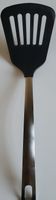 Spatule cuisine en plastique noire et manche en aluminium