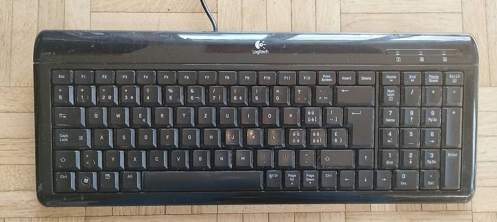 Tastiere: Logitech Ultra-Flat Keyboard  flache USB Tastatur, Schwarz – Usato da Zollikofen venduto da pav_8lhm