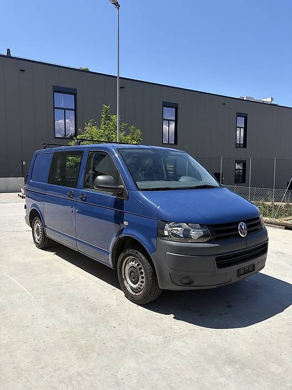 Véhicules utilitaires: VW T5 – D'occasion à Otelfingen par Industriegeni