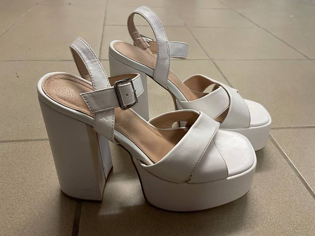 Scarpe da donna: Talons hauts - semelles plateforme - Blanc -  taille 41 – Usato da Orny venduto da man_r5s9
