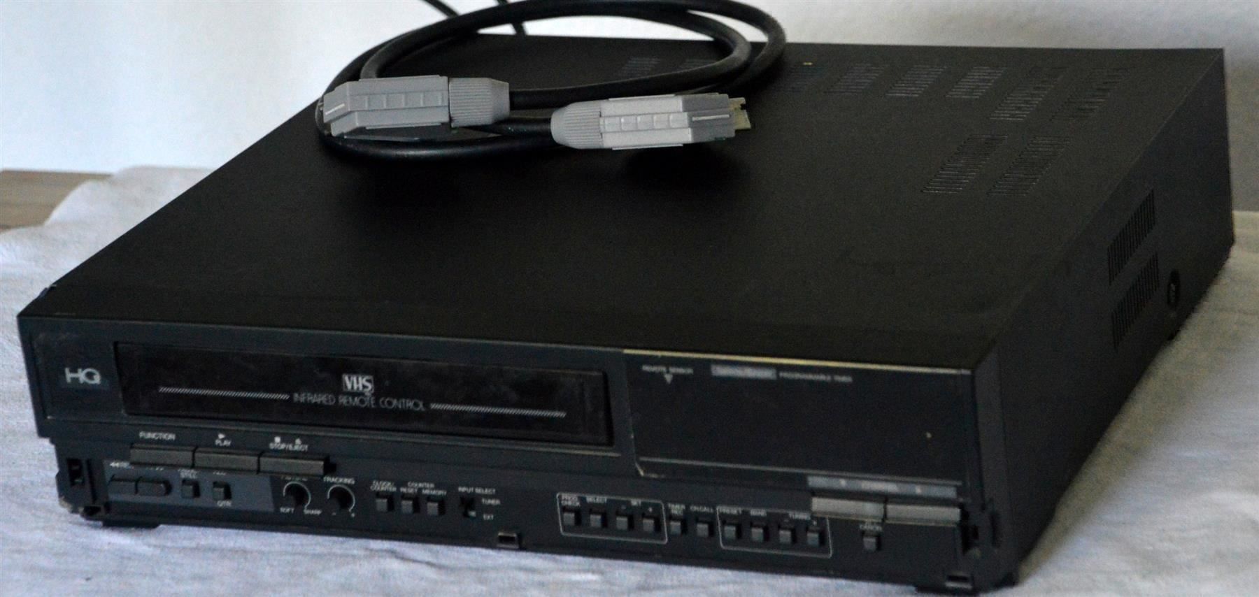 Registratori: Videorecorder VHS Intervision V-191 – Usato da Collonges venduto da arashee 1