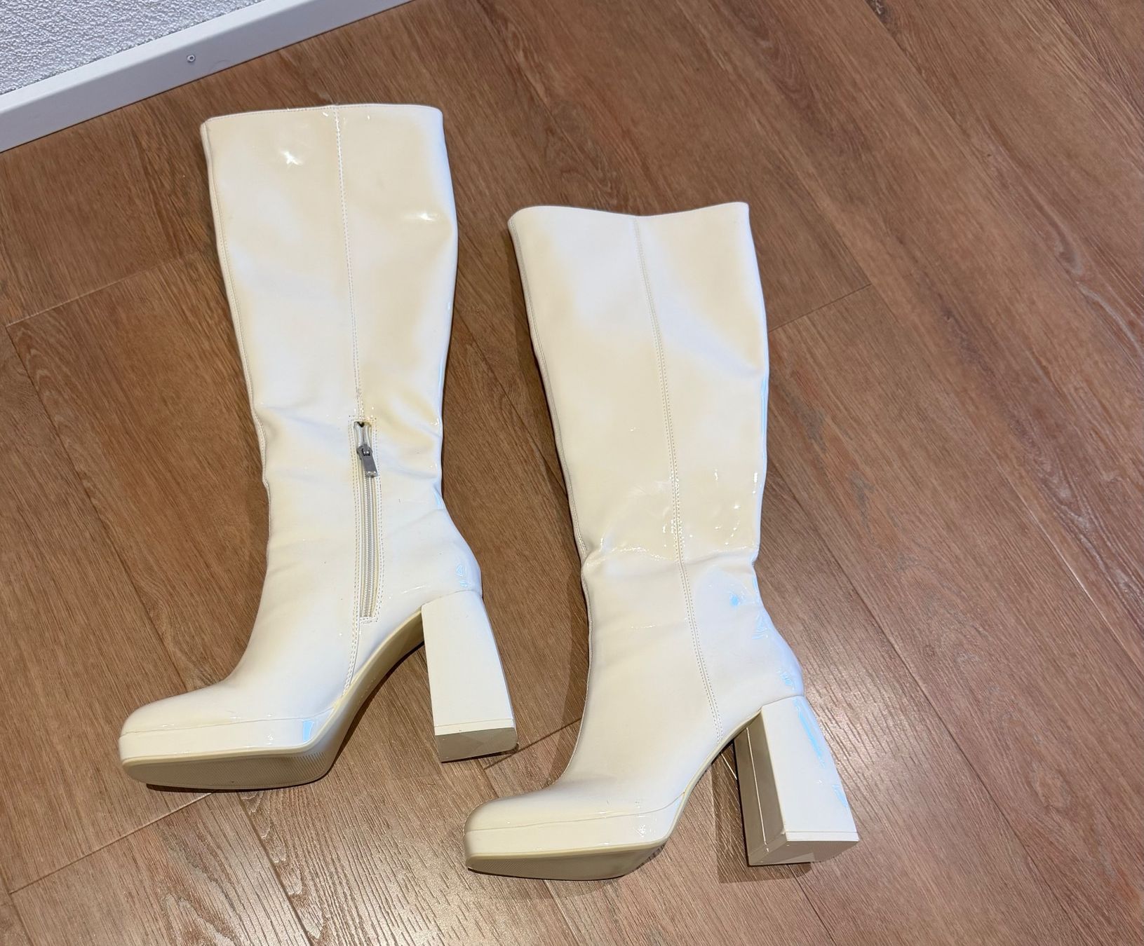Bershka Scarpe da donna: High Heels (Stiefel) mit Plateauabsatz – Usato da Staufen venduto da am_clothing