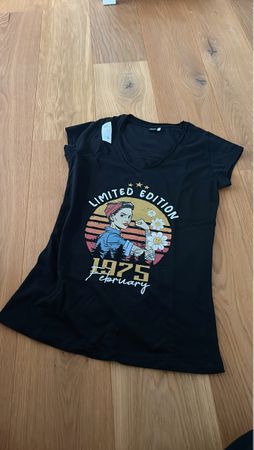 1975 Limited Edition 'Rosie the Riveter' T-Shirt - Size S