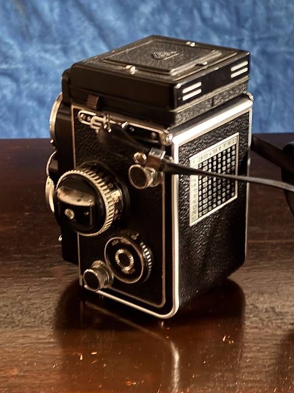 Fotocamera: Rollei Flex – Usato da Porza venduto da scapolo 1