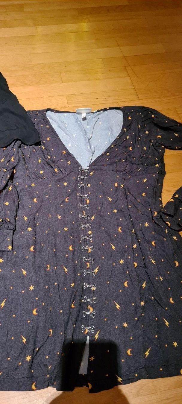 Kleiderpakete: 3 coole Oberteile wow so cool gr.M – Gebraucht aus Ferden von jemyce 2