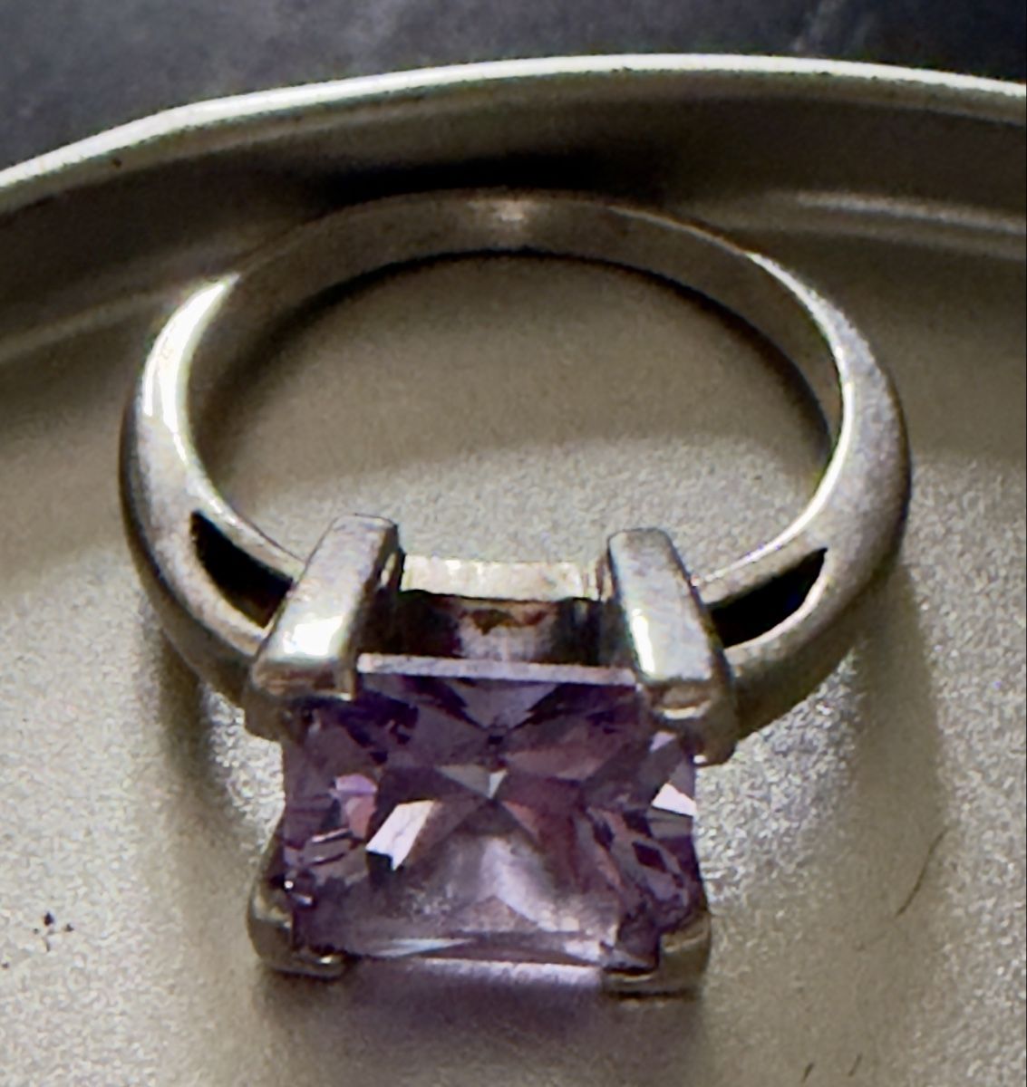 Bagues: Ring Silberfarbig lila Stein  – D'occasion à Widnau par kustercarmen 7