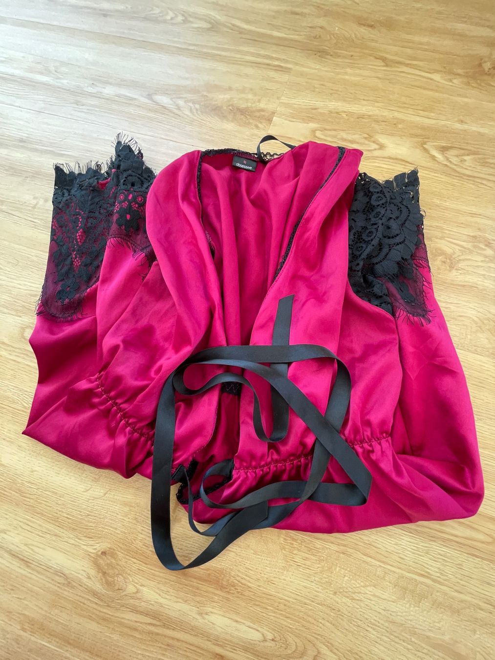 Arte internazionale: Kimono fushia Obsessive – Usato da Buttes venduto da ste_29gf