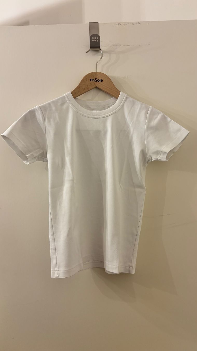 Uniqlo T-shirt: Uniqlo Basic Tshirt – Nuovo (secondo la descrizione) da Uitikon Waldegg venduto da Thefateofophelia