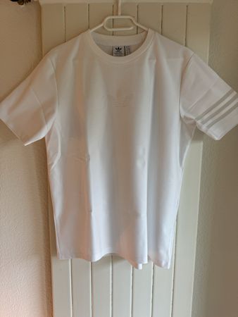 Adidas T-Shirt