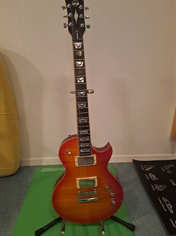 Strumenti musicali: Eruption-Europe Faded Cherry  – Usato da Wichtrach venduto da lomaroti