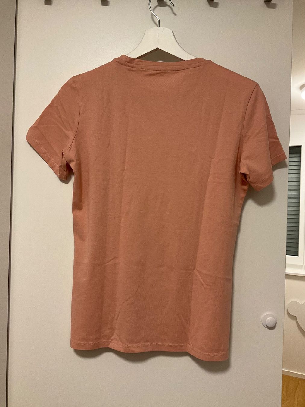Guess T-shirt: Guess T-Shirt Gr.S – Nuovo (secondo la descrizione) da Schönenwerd venduto da d.chiara 3