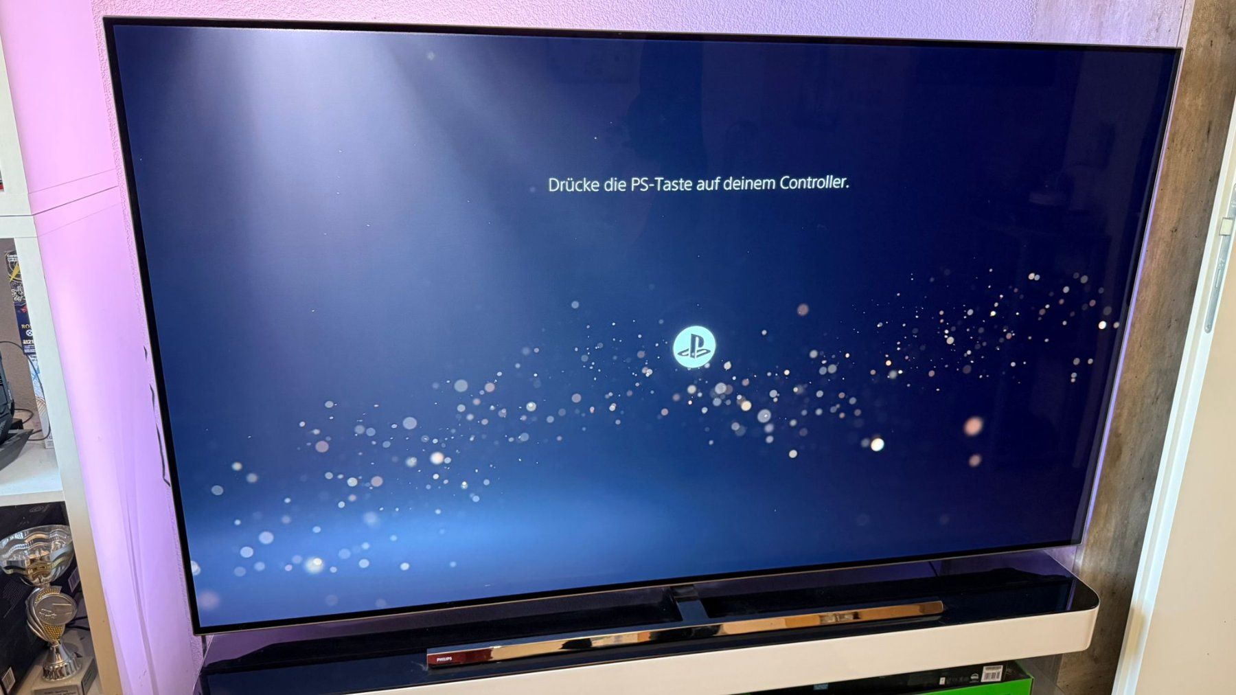 Philips Televisori: Fernse 65 Zoll mit Möbel Weis Philips – Usato da Kandergrund venduto da fre_5lgk 5