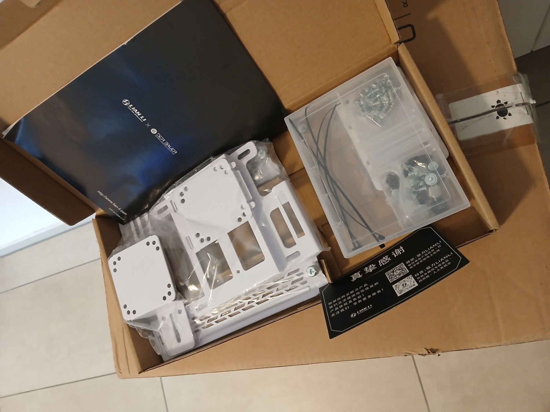 Lian Li Custodie: Lian-Li O11 Dynamic Mini ATX+Distroplate – Nuovo (secondo la descrizione) da Reconvilier venduto da car_x6yx 3