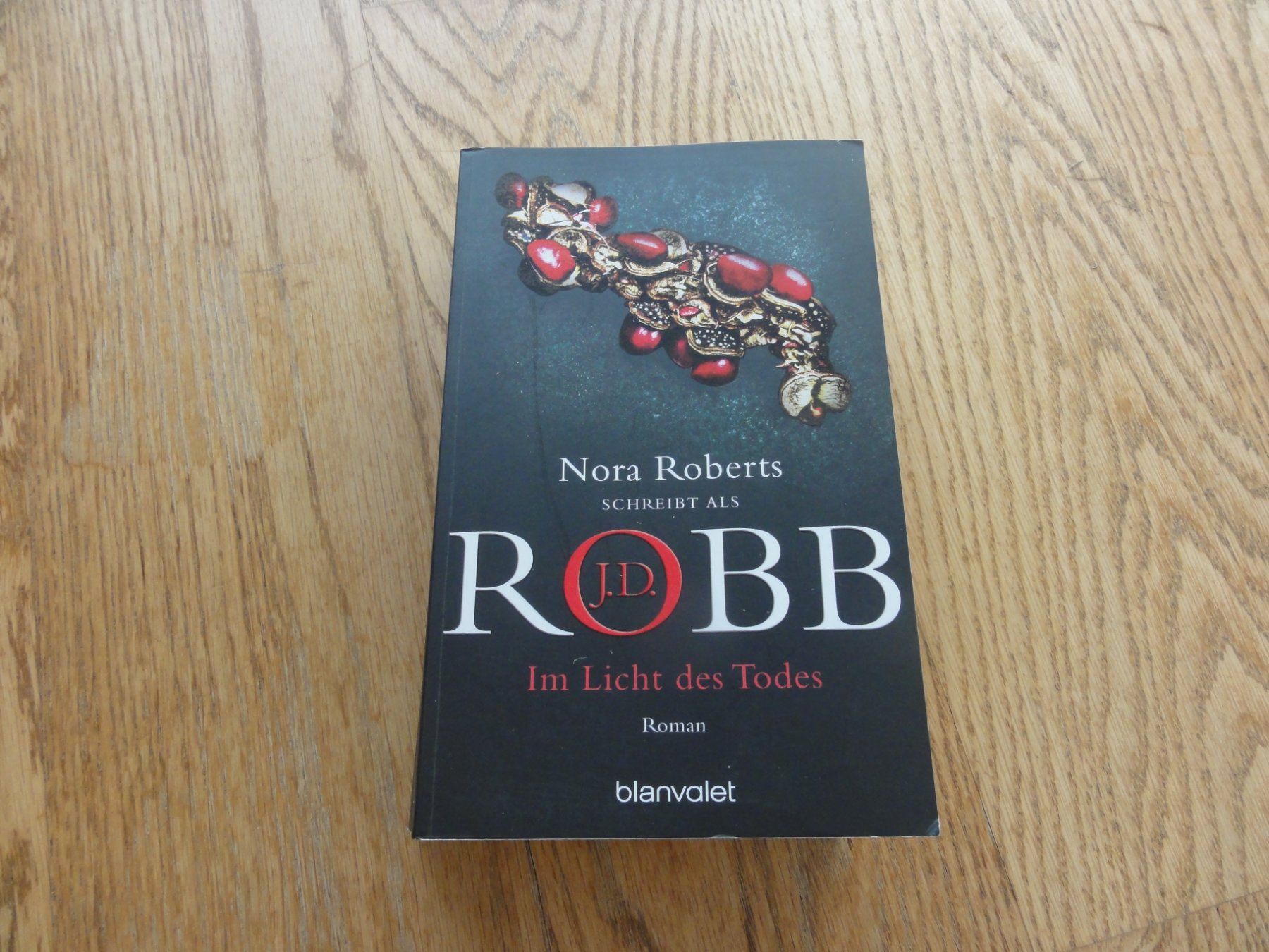 Libri: Nora Roberts als J.D Robb: Im Licht des Todes – Usato da Riedholz venduto da Taweva