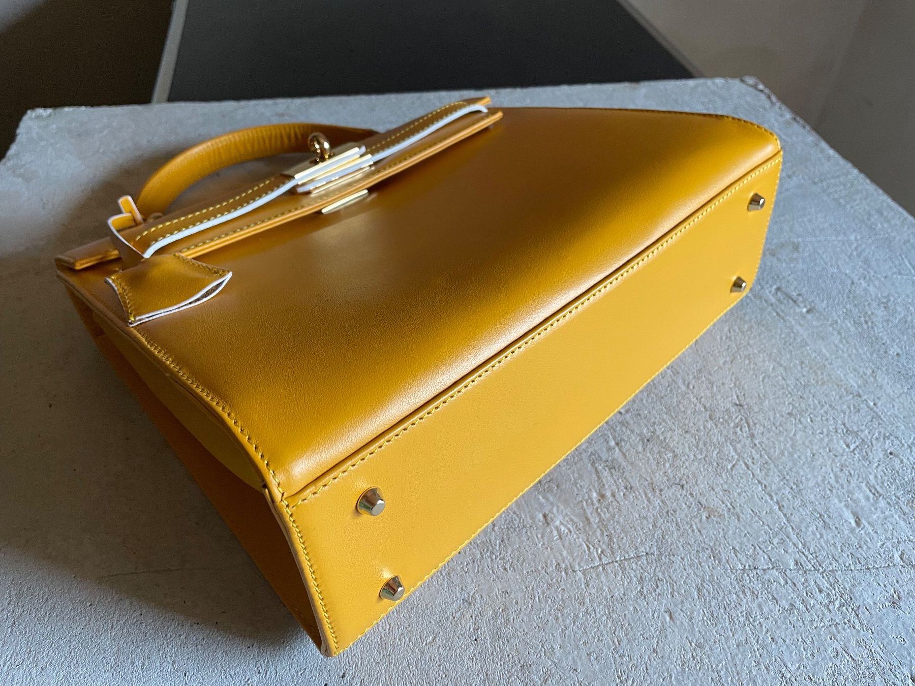 Vera Pelle Borse: Senfgelbe Vintage-Ledertasche – Nuovo (secondo la descrizione) da Muzzano venduto da mhf_zrj6 2