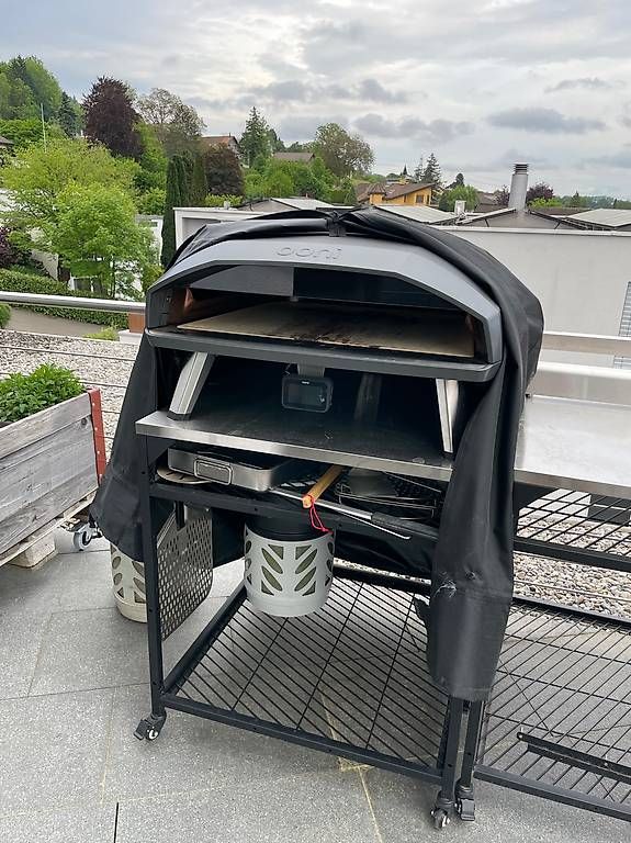 Ooni Forni per pizza: Ooni Koda 2 Max mit Tisch und Abdeckung – Usato da Oberrohrdorf venduto da racer_90