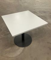 Quadratischer Tisch