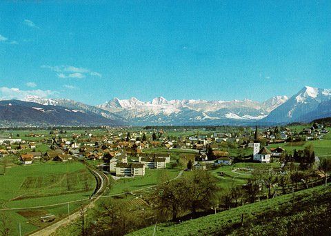 Ansichtskarten: Ansichtskarte Uetendorf mit Berner Alpen, gelaufen – Gebraucht aus Ebmatingen von desalli