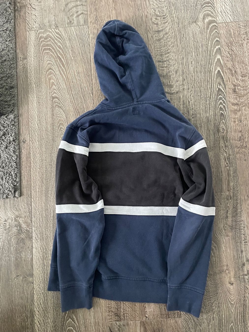 Levi's Pullover & Sweatshirts: Levi's Kapuzenpullover blau schwarz gestreift gebraucht – Gebraucht aus Bülach von oli_wl2g