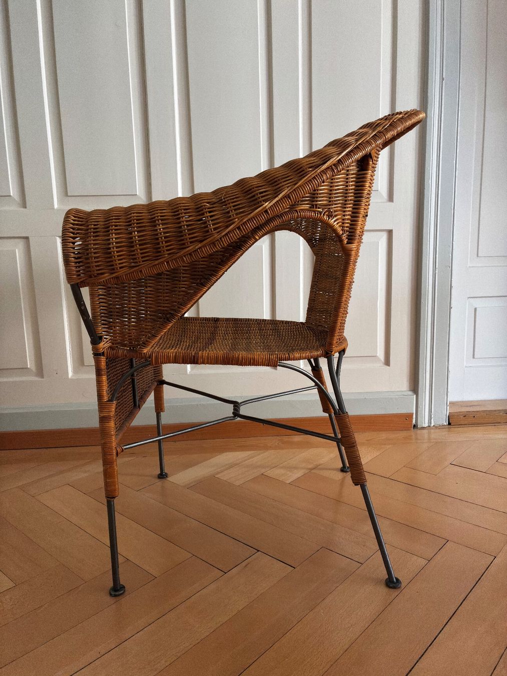 Sedie: Vintage Rattan Korbstuhl mit Eisengestell – Usato da St. Gallen venduto da severin_g. 4