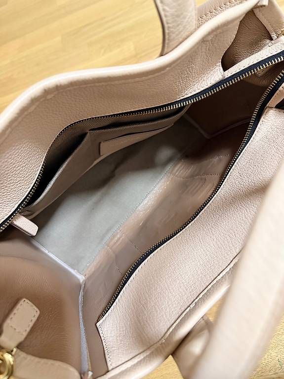 Marc Jacobs Taschen für Damen: Marc Jacobs Tote Bag in Medium – Gebraucht aus Bern von sandeepandee 3