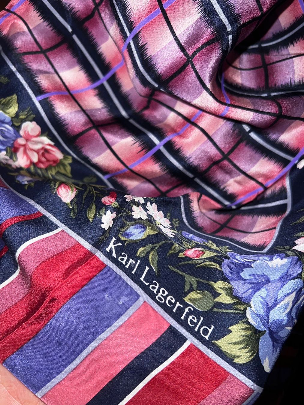 Karl Lagerfeld Foulard & Sciarpe: Karl Lagerfeld Seidentuch ca. 76x76 cm – Usato da Winterthur venduto da Dejv 1