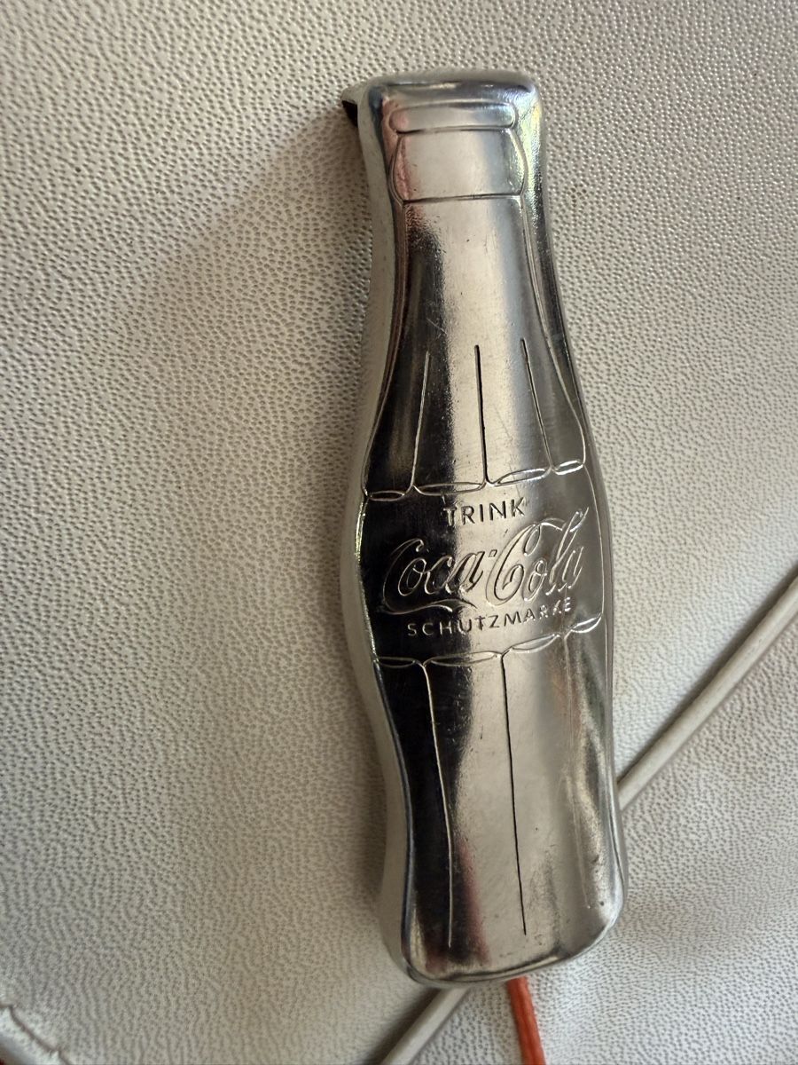 Coca-Cola Frigoriferi & Refrigeratori: Kühltasche Coca Cola rot mit Flaschenöffner 1968 – Usato da BASEL venduto da zum_schneugge 8