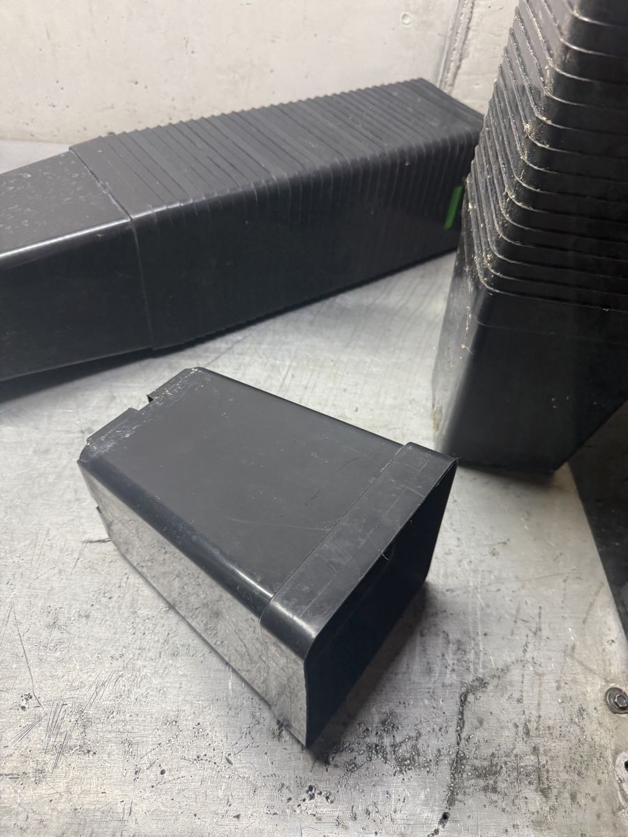 Vasi per fiori: Pots en plastique 500pieces – Usato da Choex venduto da Adri27000