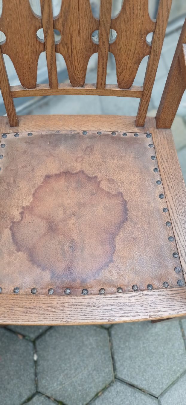 Tische: Antiker Tisch mit Stuhl – Gebraucht aus Flawil von Naphtali 5