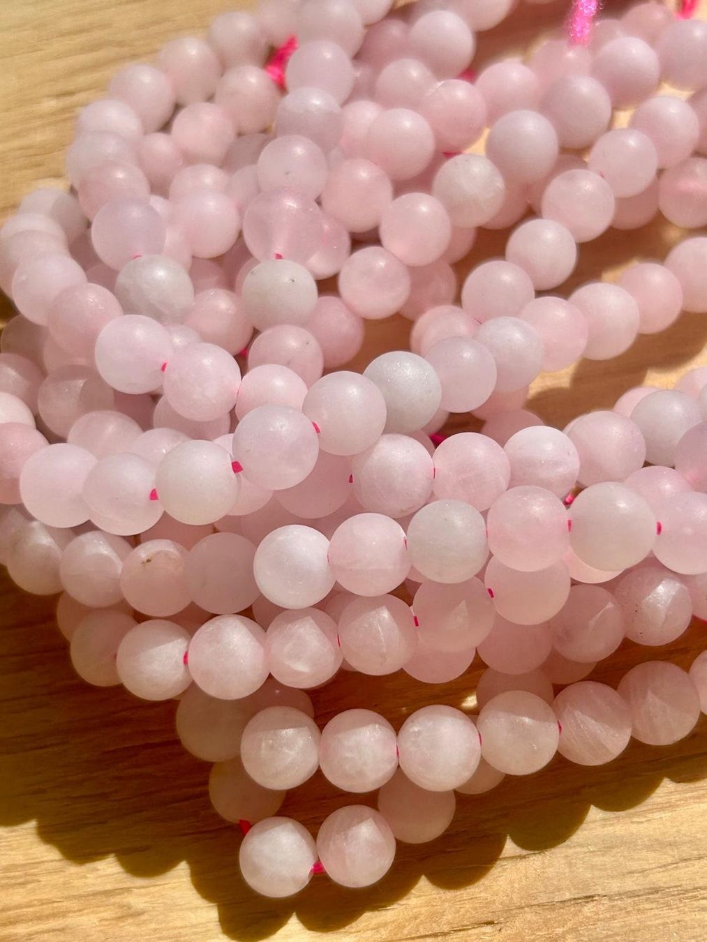 Pietre preziose: Strang echte matte Rosenquarz beads 6 mm – Nuovo e nell'imballaggio originale da Niederrohrdorf venduto da Ytobi