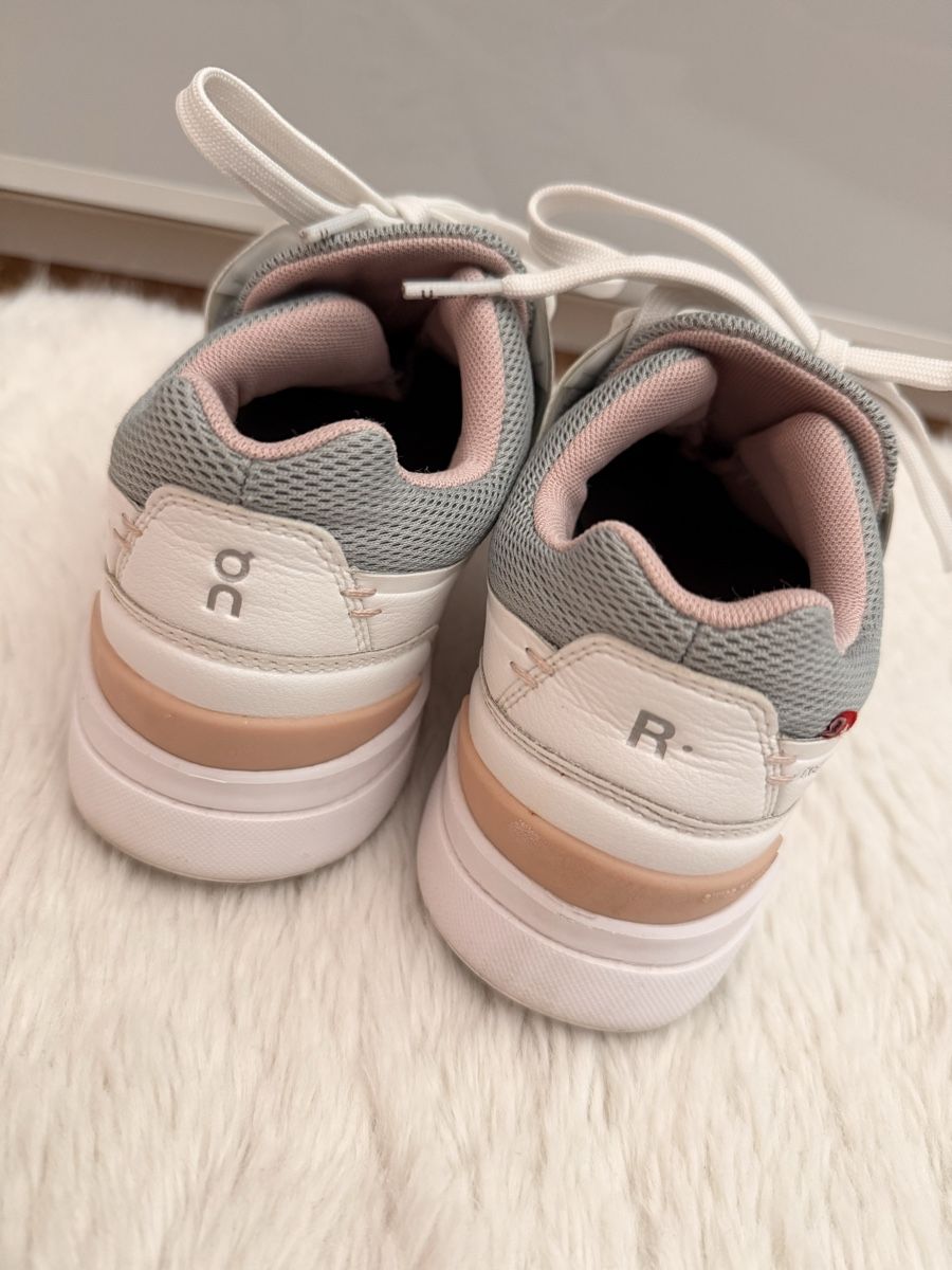 On Chaussures femmes: The Roger Schuhe – D'occasion à Dagmersellen par lea_kz9s 1