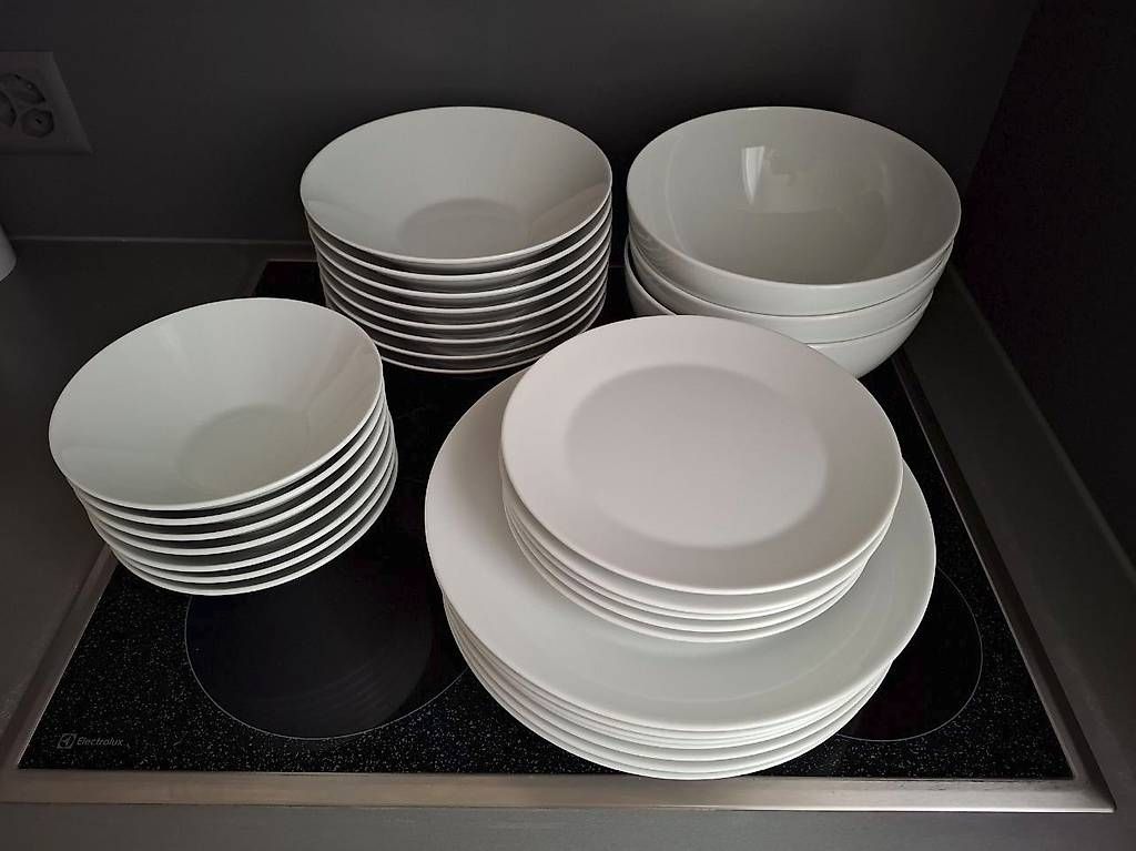 Set di piatti: Geschirr 35 Teile IKEA 365 – Usato da Winterthur venduto da erl_6kk7