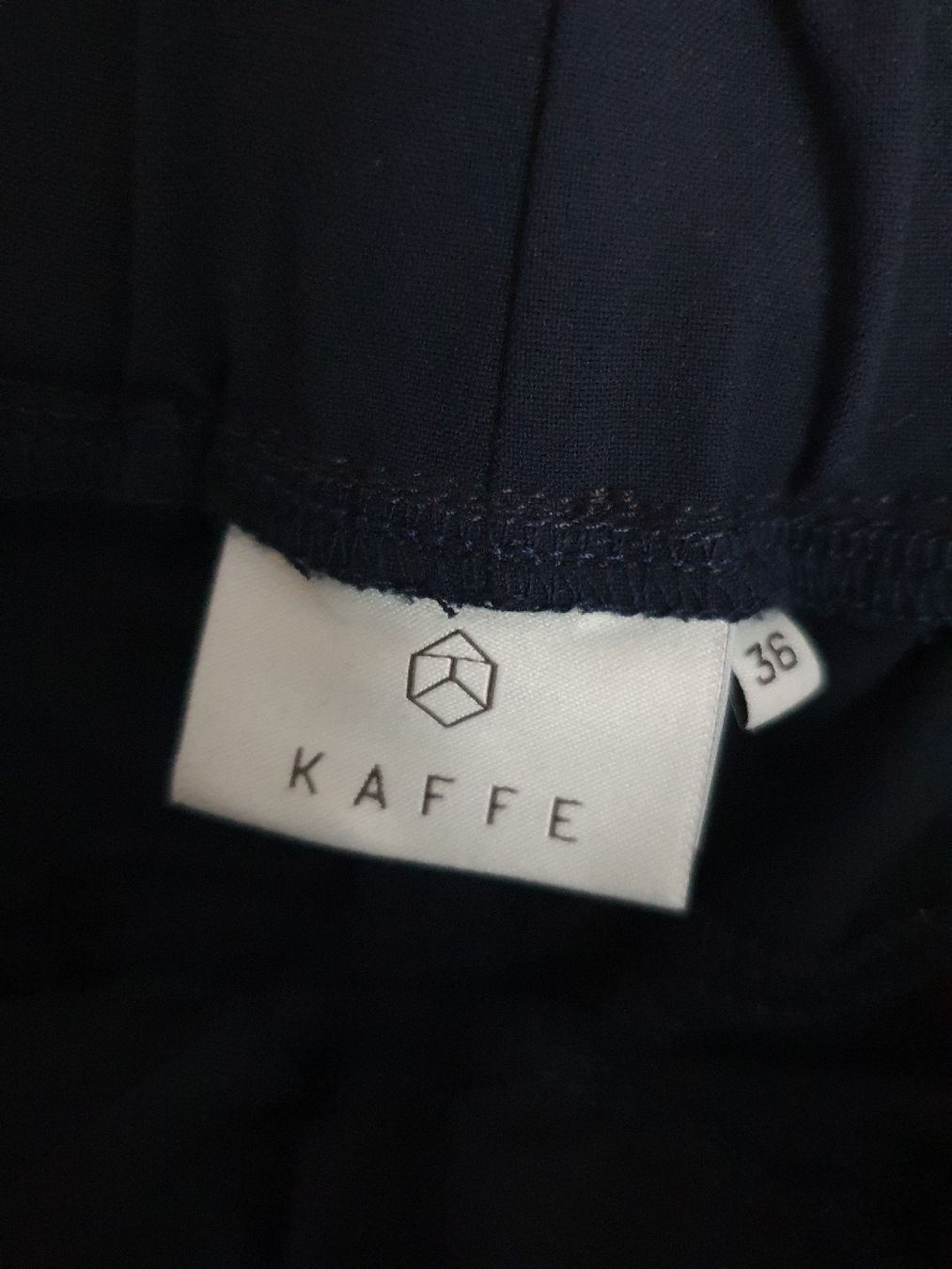 Pantalons: Caprihose Damen 36 Kaffe – Neuf avec emballage d'origine à Fischingen par nad_fxf2 3