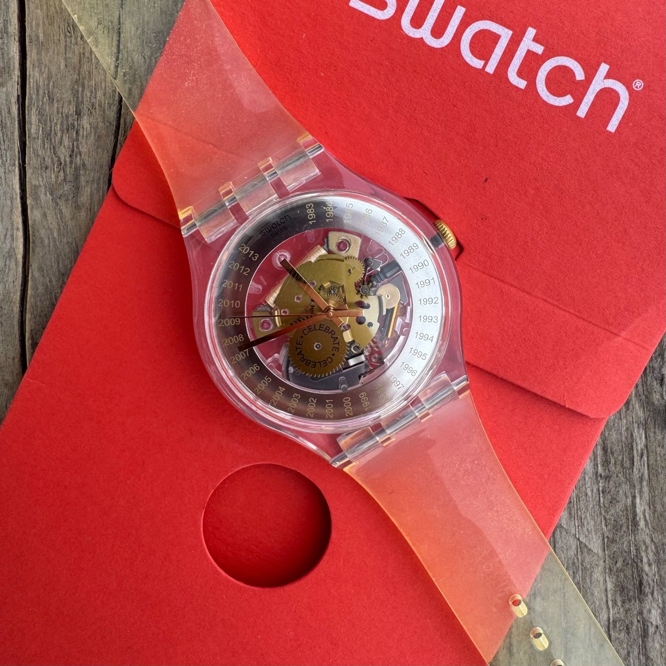 Swatch Montres: Swatch EST. 1983 SUOZ161 Skeleton Celebrate Transparent – D'occasion à Arzier-Le Muids par Avanna 5
