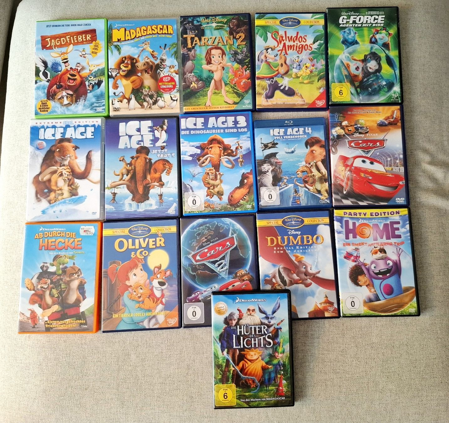 Tous les DVDs: Kinder DVD Paket 16 Stk. – D'occasion à Wangs par Soda_95