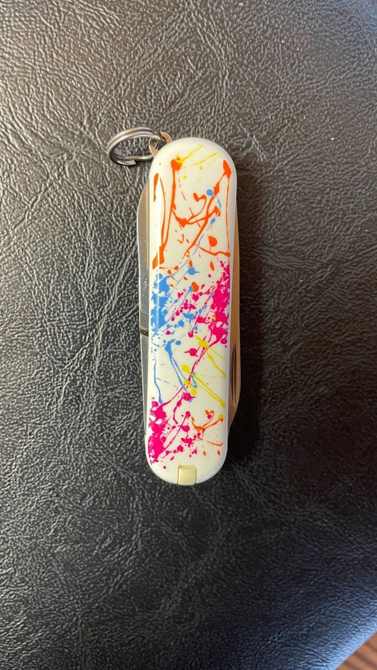 Victorinox Coltelli tascabile: Victorinox Classic Splatter 2010 LE – Nuovo (secondo la descrizione) da Dallenwil venduto da jeni152 1