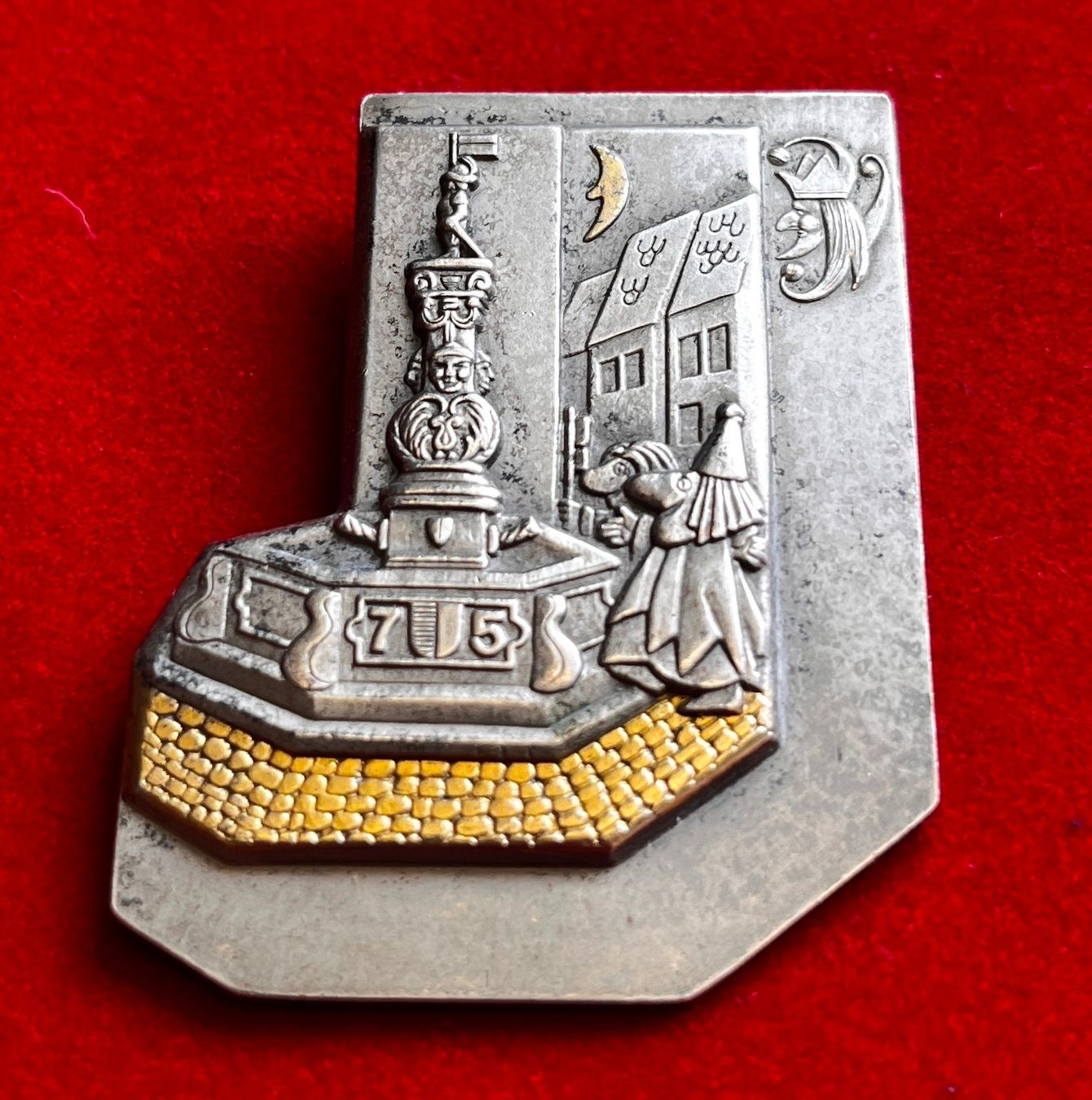 Plaquettes & Badges: Luzerner Komitee B Plakette LFK 1975 – D'occasion à Obernau par Wgnom