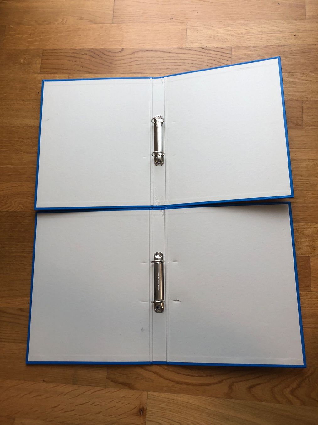 Ordner: 2x Ordner blau 3cm – Gebraucht aus Münchenstein von Dibu11 2