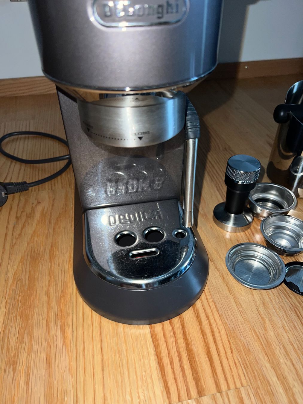 De'Longhi Kaffeemaschinen & Espressomaschinen: DeLonghi Dedica Arte – Neu (gemäss Beschreibung) aus Windisch von ana_mz9f 7