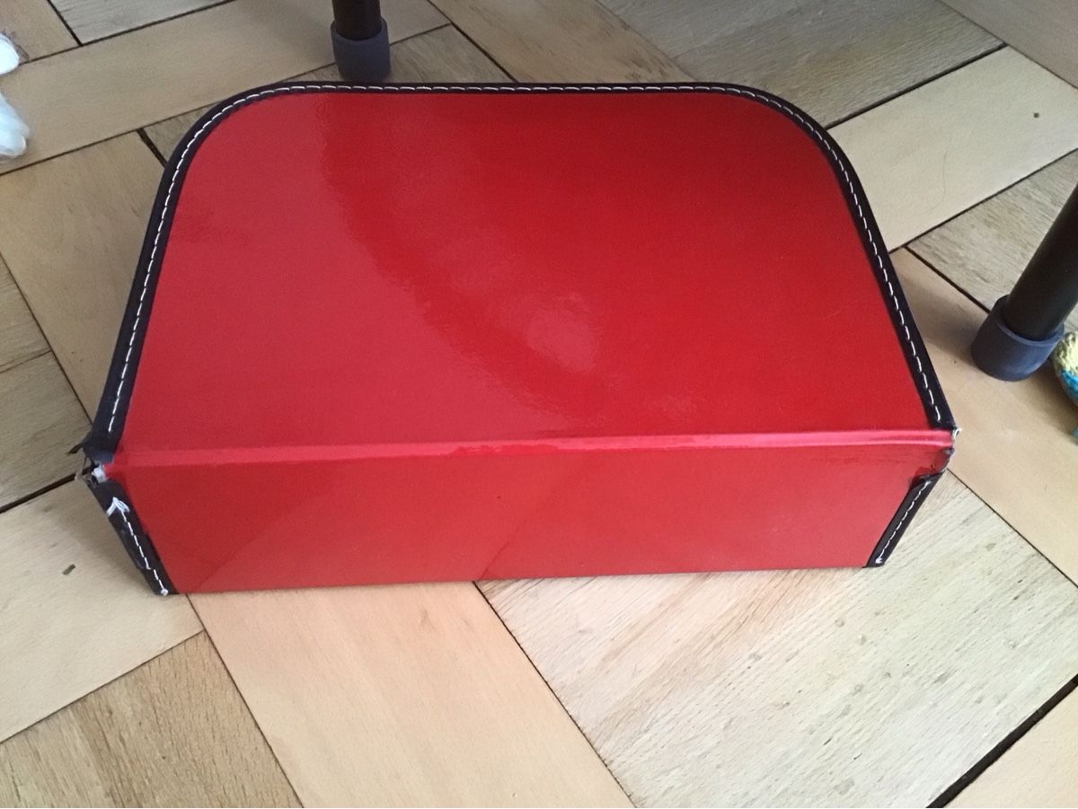 Valigie:  Karton Köfferli 35x25x11cm – Usato da Birsfelden venduto da rah_8bfj 3