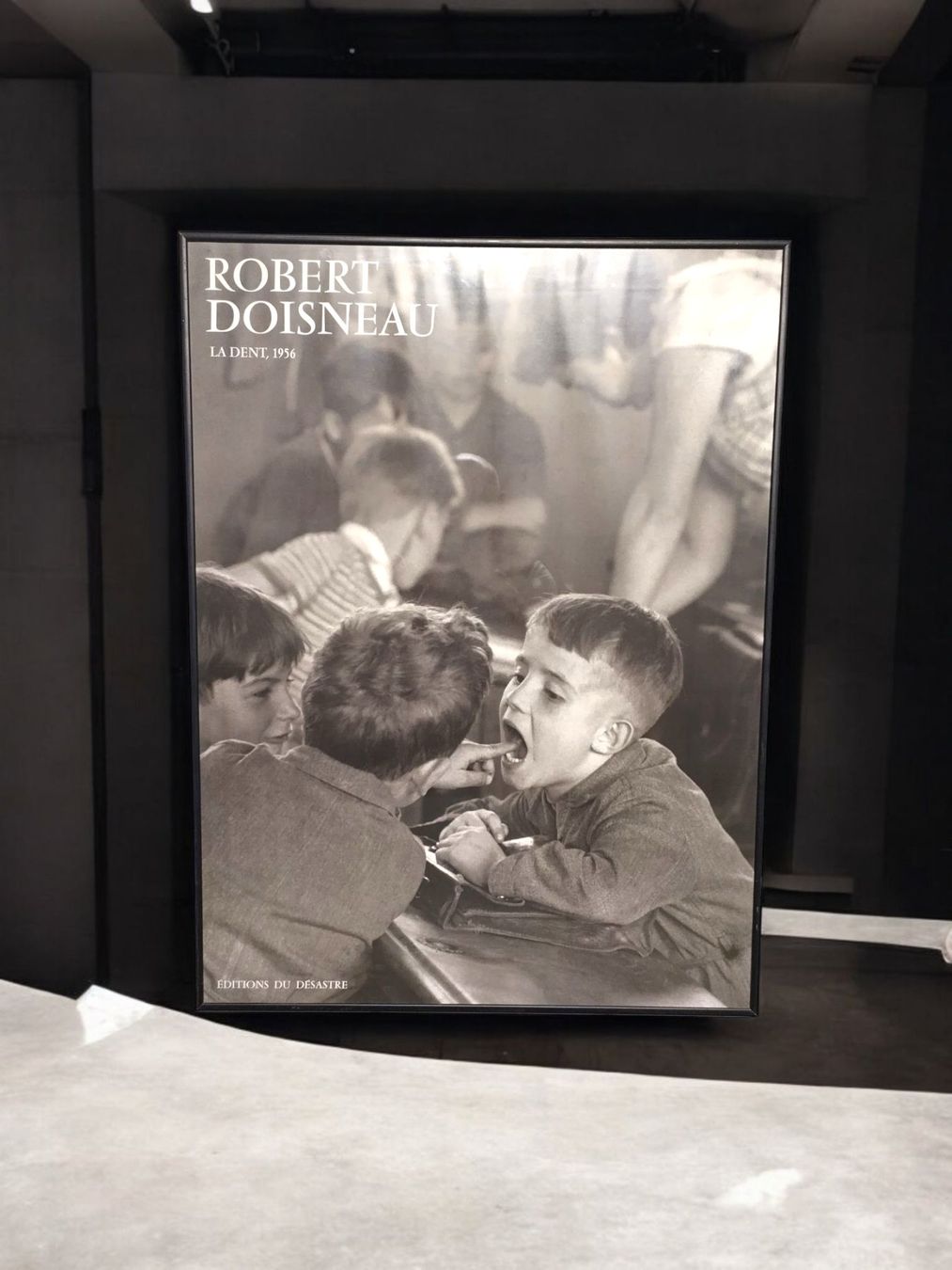 Foto & Immagini: Robert Doisneau La Dent 1956 – Usato da Zürich venduto da Zuerichparis08