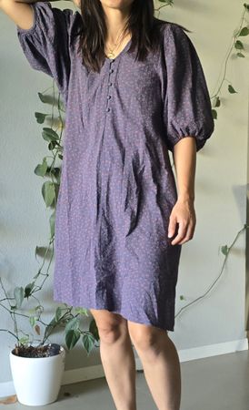 Soaked in Luxury Kleid violett geblümt mit Puffärmeln Gr. S