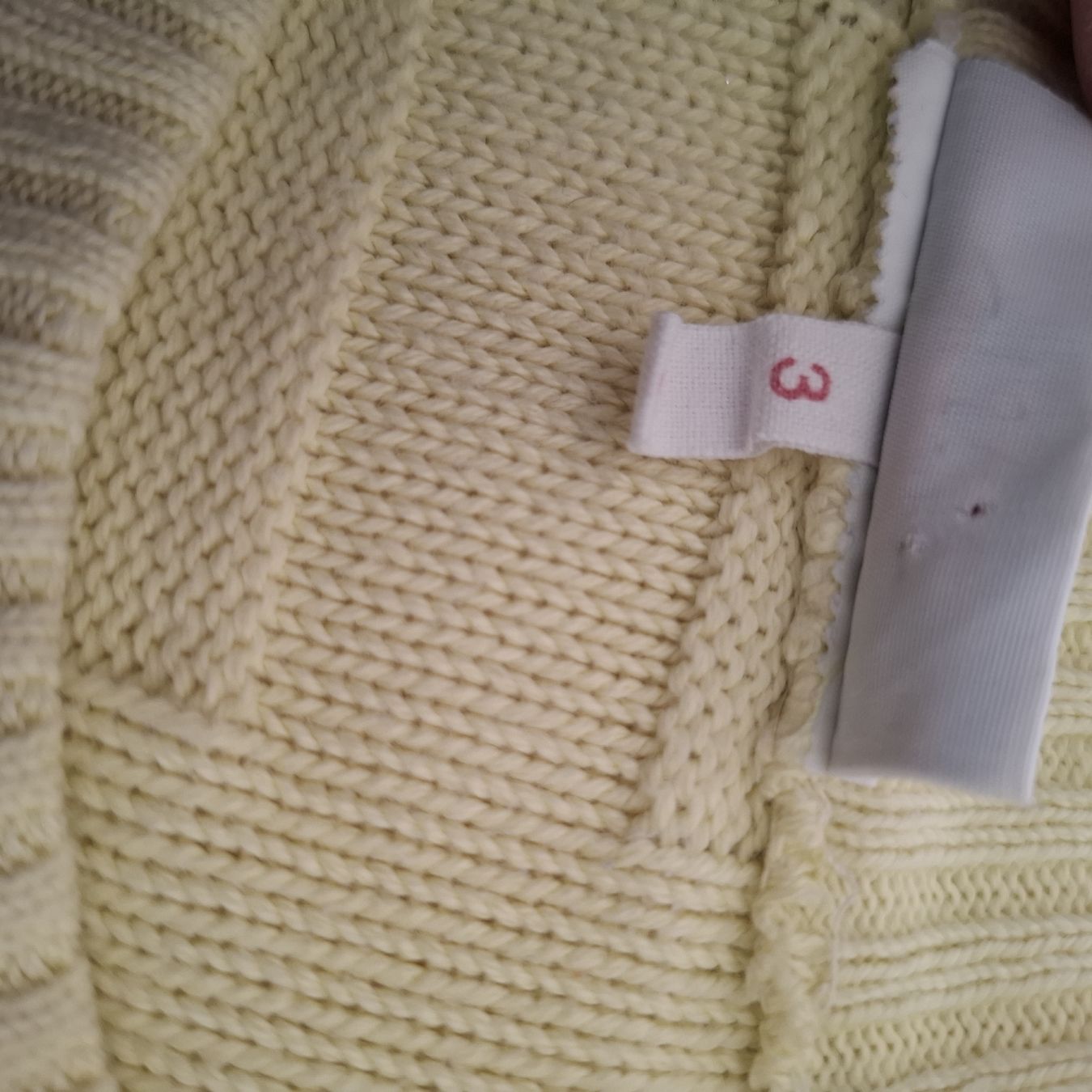Lacoste Pullover & Sweatshirts: Lacoste vintage Devanlay Pull en maille Jaune Taille S – Gebraucht aus Le Locle von QualiteExpress 6