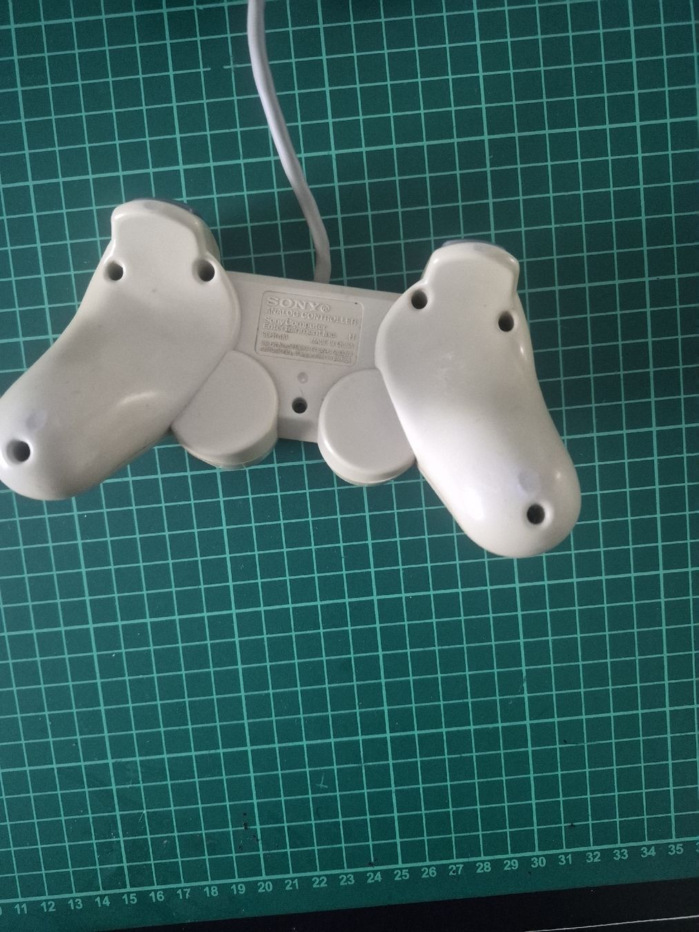 Sony Controller: Vintage Sony PlayStation 1and 2 Controller - Classic Gaming – Usato da Meyrin venduto da Retro-GZ 2