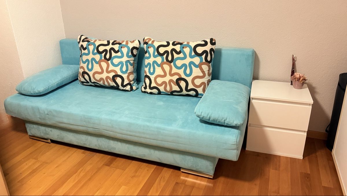 Divani: Schlafsofa, hellblau, neuwertig, mit Stauraum – Usato da Wassen UR venduto da eli_pjl6