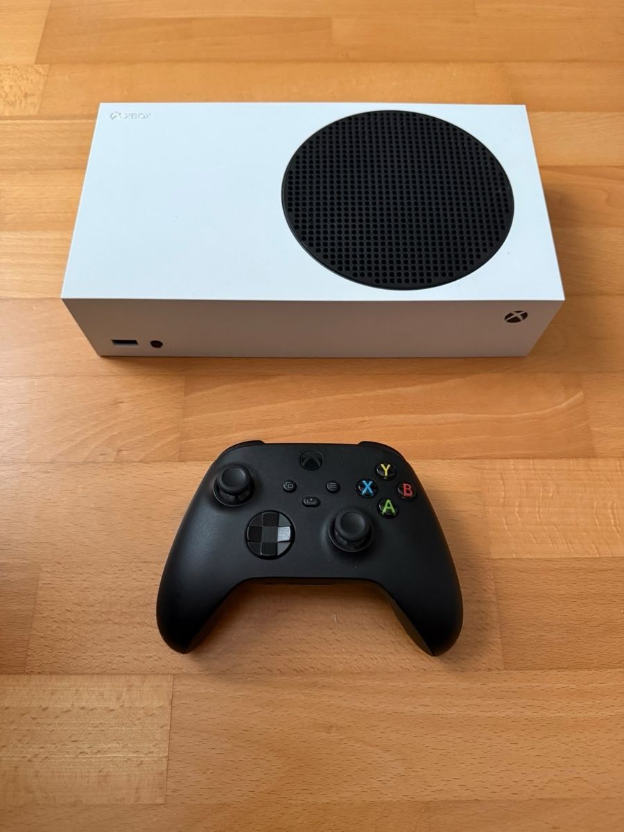 Microsoft Konsolen: Xbox Series S Konsole mit Controller gebrauchter Zustand – Gebraucht aus Kleinandelfingen von all4nyny