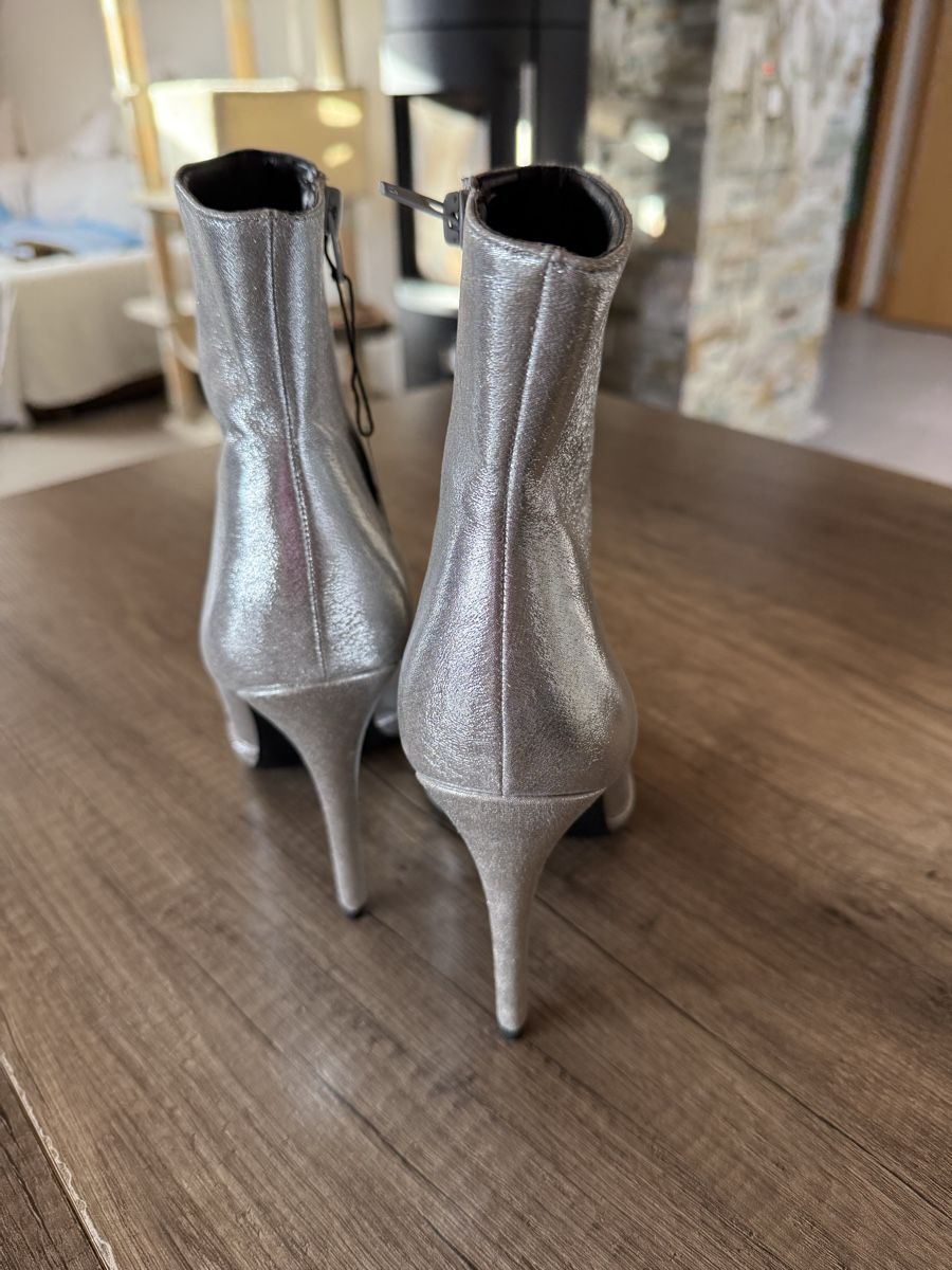 Damenschuhe: Stiefeletten silberfarbig – Neu (gemäss Beschreibung) aus Sigriswil von ck56 1
