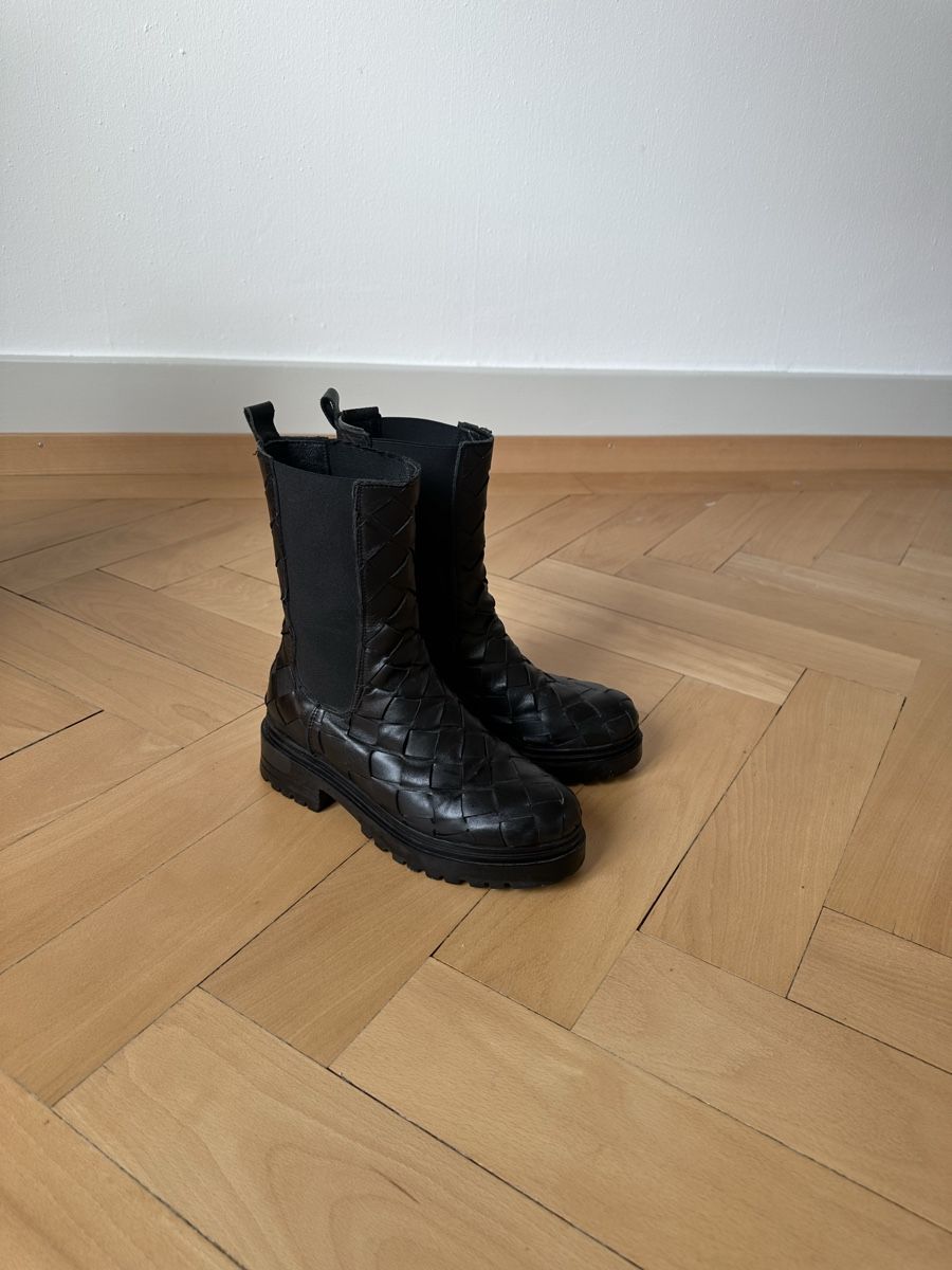 Scarpe da donna: Chelsea Biker Boots - Deabused – Usato da Bern venduto da nnoorrraa